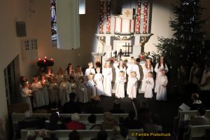 Wie an jedem Heiligabend begeisterten die Kinder in der Caselwitzer Kirche im Rahmen von zwei Gottesdiensten die große Besucherschar. Das Krippenspiel ist diese Mal unter der Regie von Christian Mende und der jungen Gemeinde entstanden.