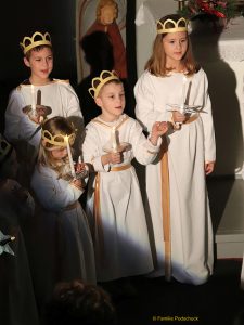 Wie an jedem Heiligabend begeisterten die Kinder in der Caselwitzer Kirche im Rahmen von zwei Gottesdiensten die große Besucherschar. Das Krippenspiel ist diese Mal unter der Regie von Christian Mende und der jungen Gemeinde entstanden.
