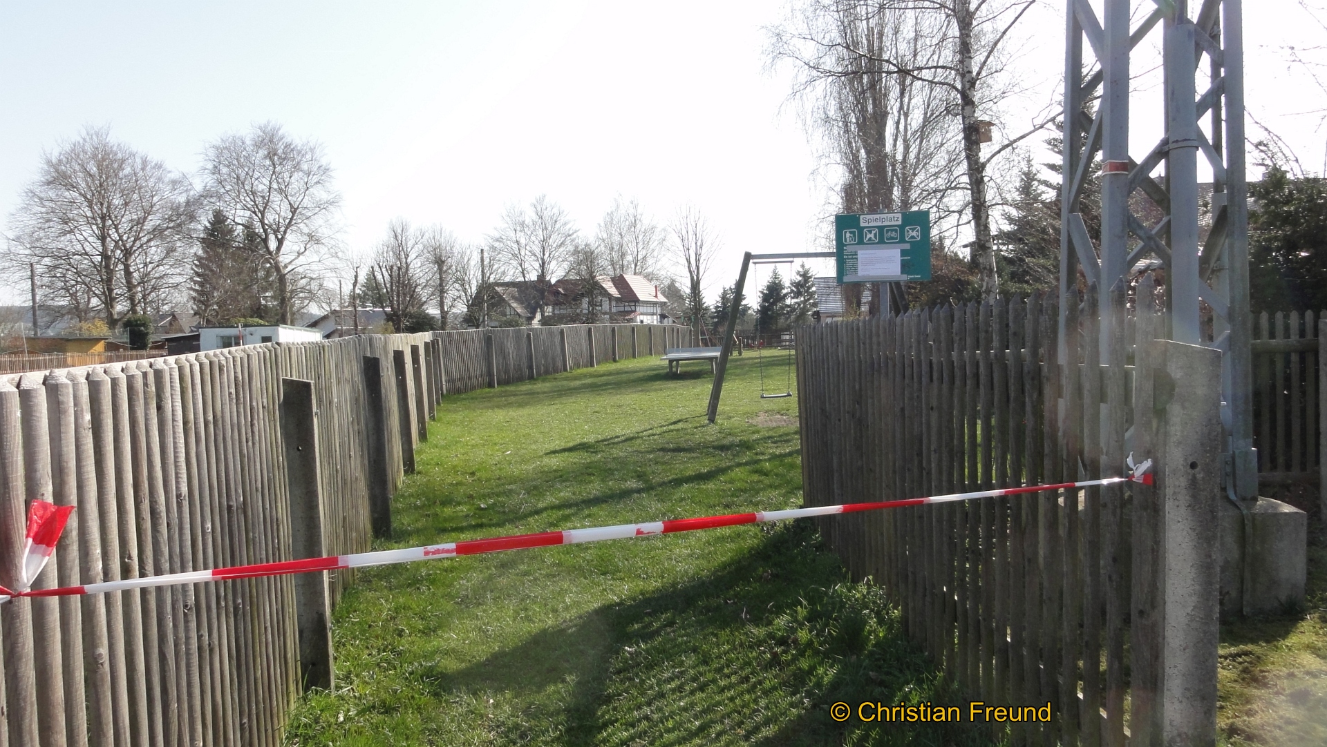 Wie alle Spielplätze in der Stadt Greiz bleiben auch der Obergrochligtzer Spielplatz und in der Eichleite aufgrund der Corona-Pandemie geschlossen.
