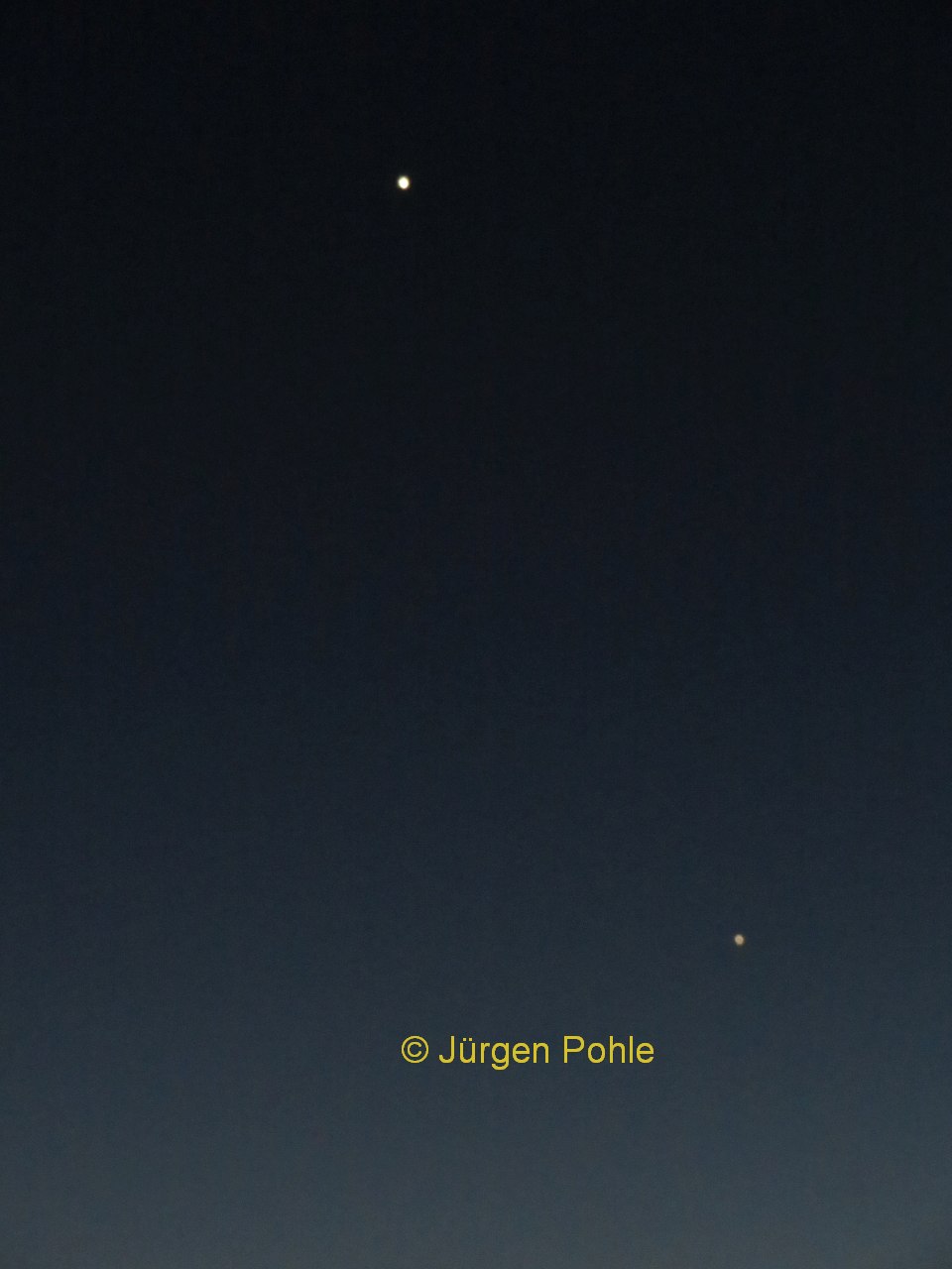 Venus und Jupiter noch deutlich am südwestlichen Abendhimmel zu sehen