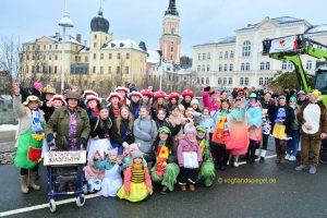 21 Karnevalsvereine begeistern beim Rosenmontagsumzug