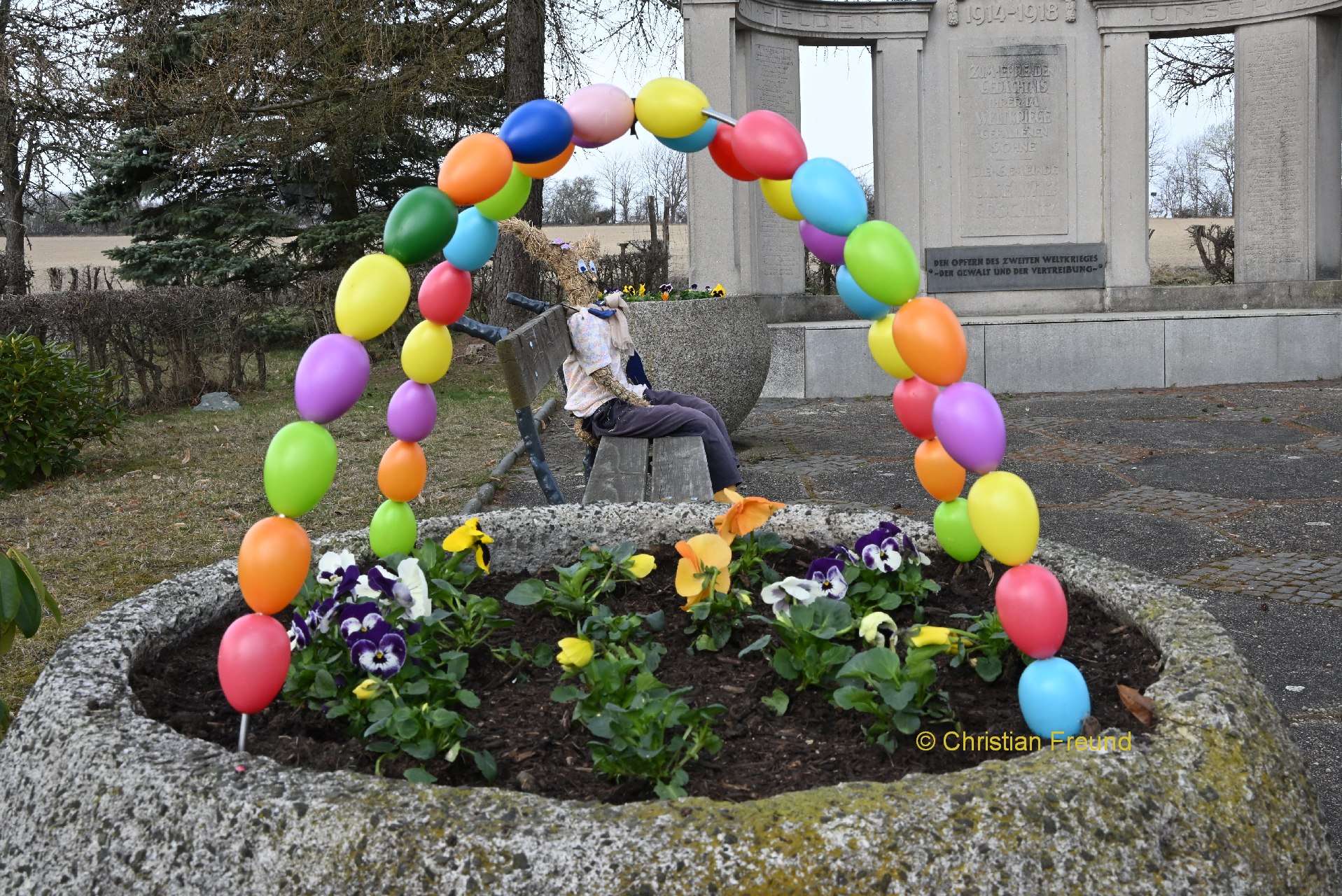 Erster Osterschmuck in Obergrochlitz
